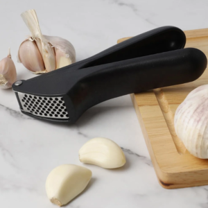 Garlic Press – Effortless Manual Garlic Crushing Tool